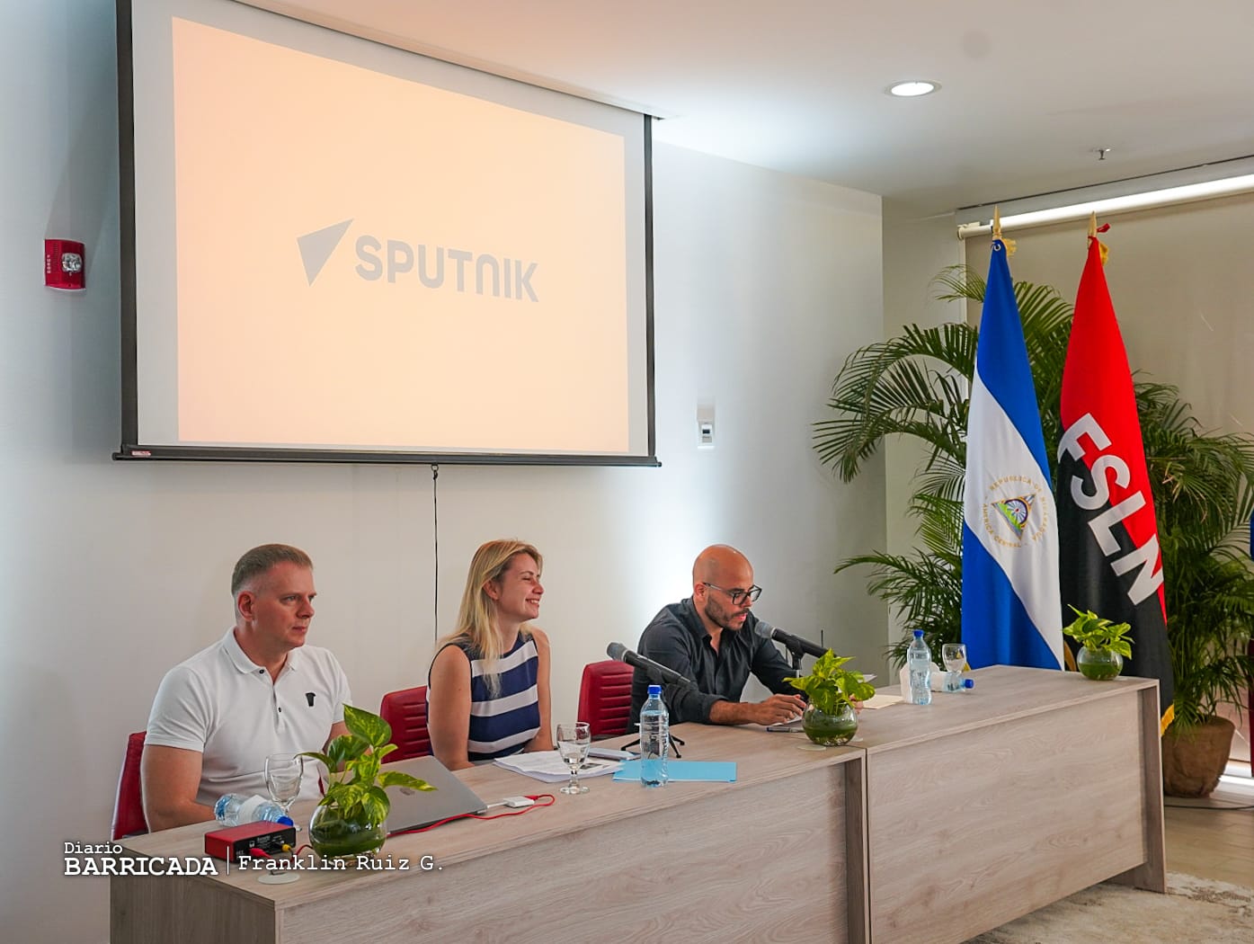 Delegación de Sputnik sostiene nuevo encuentro con Medios Sandinistas