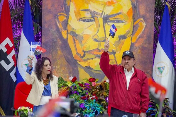 Comandante Daniel y Compañera Rosario encabezarán acto de oración por la paz en Managua