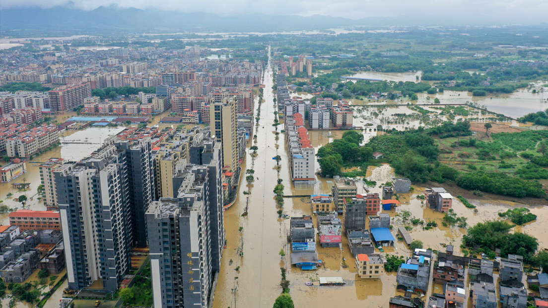 Fuertes lluvias causan inundaciones «únicas en un siglo» en el sur de China