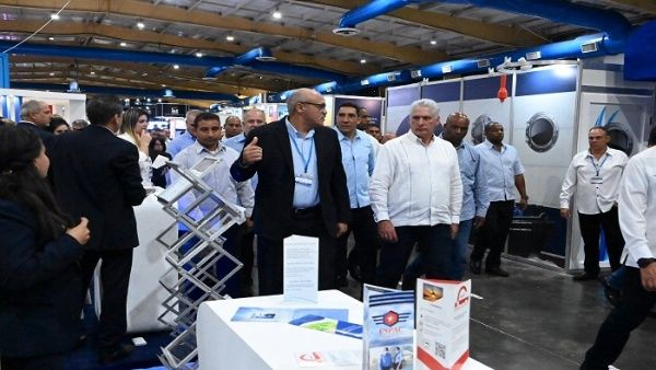 Presidente de Cuba inaugura Feria Internacional de Transporte