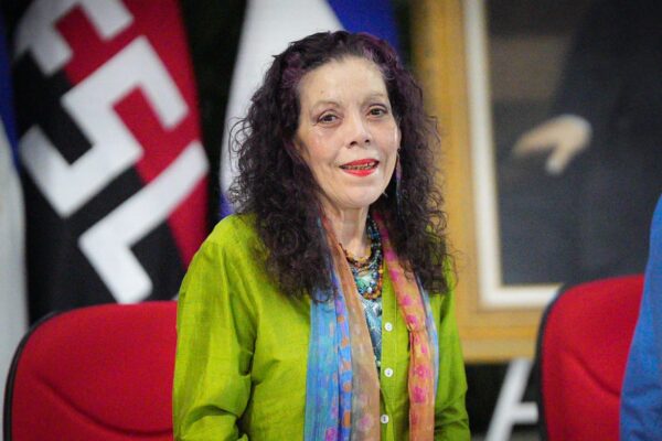 Cra. Rosario Murillo : en dignidad victoriosa siempre más allá