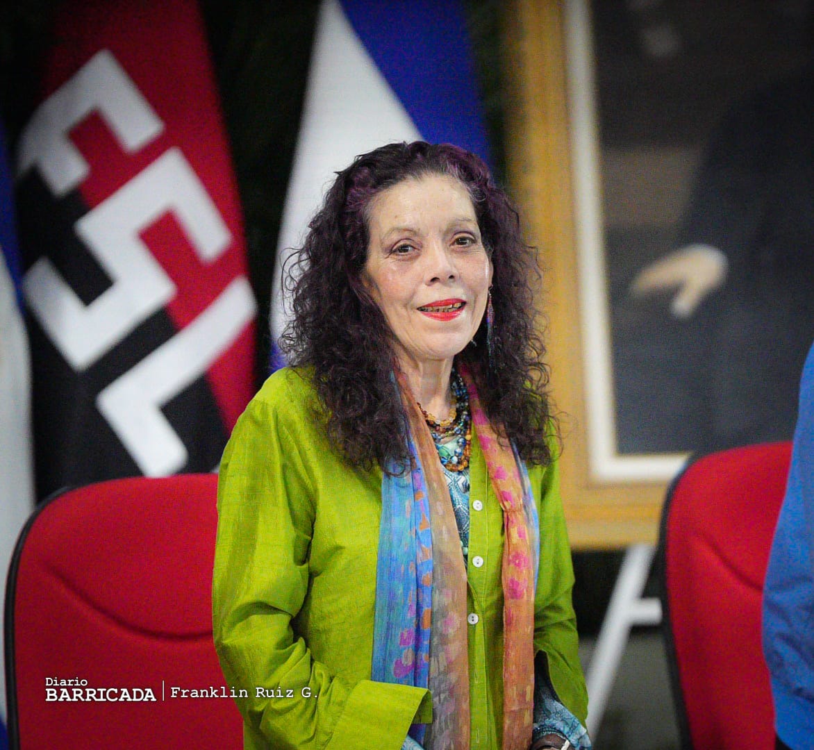 Cra. Rosario Murillo : en dignidad victoriosa siempre más allá