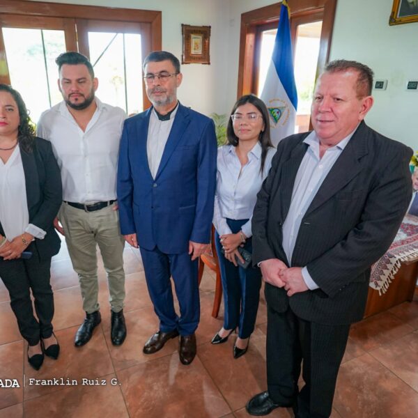 Foto de Galería: Firma de Libro de Condolencias en Embajada de la República Islámica de Irán