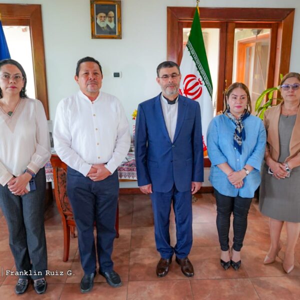 Foto de Galería: Firma de Libro de Condolencias en Embajada de la República Islámica de Irán
