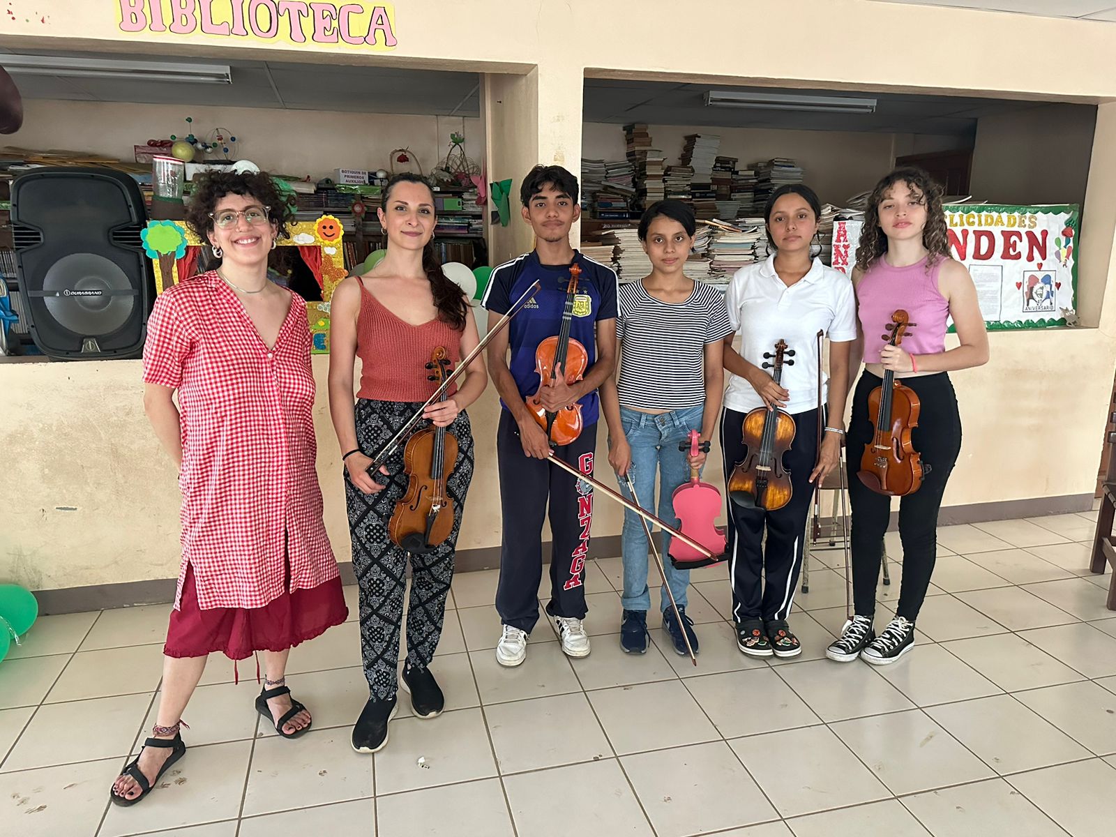 Maestras italianas imparten clases magistrales de música a estudiantes nicaragüenses