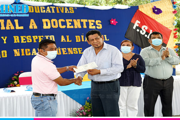 Vicepresidenta de Nicaragua Anuncia Bono de Reconocimiento para Docentes en el Día del Maestro
