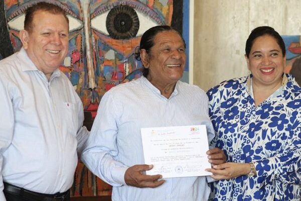 Celebran 50 años de la fundación del Grupo Gradas