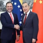 Cancilleres de China y Venezuela acuerdan afianzar una relación de altura estratégica
