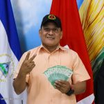 Funcionarios del MINED reciben el pago adelantado correspondiente al mes de julio