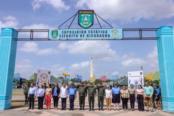 Exposición estática del Ejército de Nicaragua a disposición de las familias