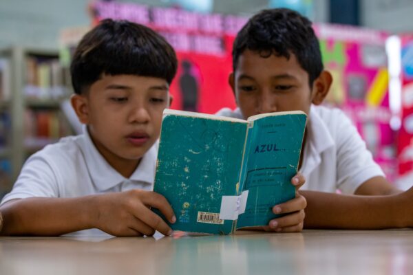 Celebración del 136 Aniversario de «Azul…» de Rubén Darío en el Instituto Público Miguel Ramírez Goyena