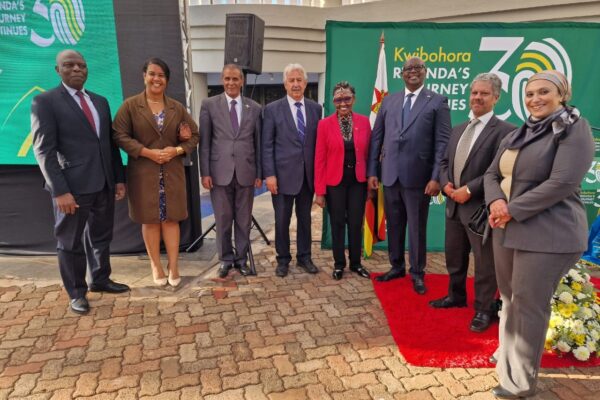 Celebración del Día de la Liberación de Ruanda en Zimbabue reúne a representantes diplomáticos