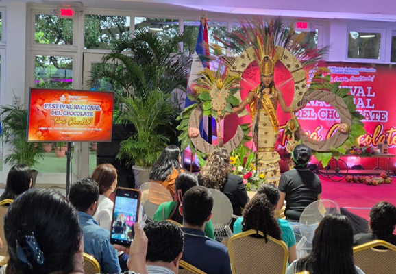 Productos elaborados de cacao son presentados en el Festival Nacional “Toma Chocolate”