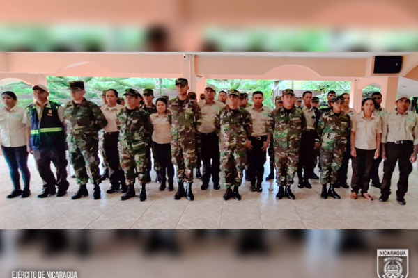 Ejército de Nicaragua realiza descargue de merienda escolar en la escuela “El Progreso”, Matagalpa