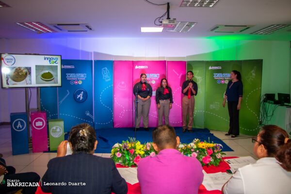 Innovación y creatividad en la jornada INNOVATEC 2024