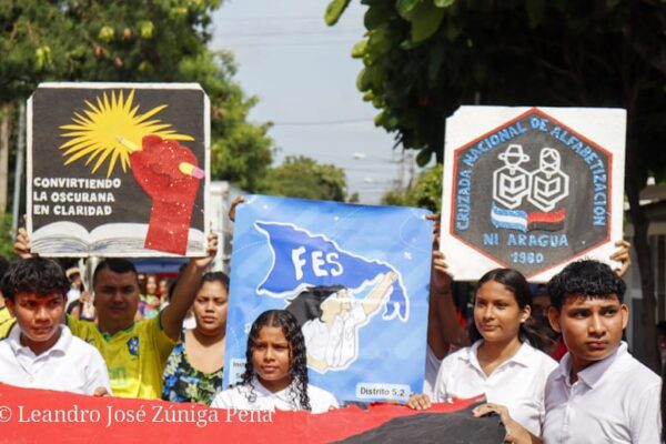 Estudiantes conmemoran aniversario del cierre de la CNA y fundación de JS 19 de Julio