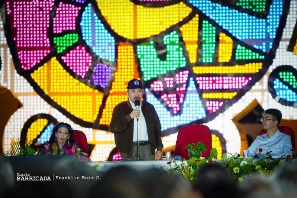 Comandante Daniel Ortega revive la Toma del Palacio Nacional a través de la canción de Amparo Ochoa