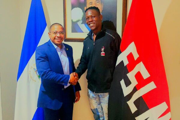 Misión Diplomática en Sudáfrica, recibe visita del coordinador de Federación Mundial de Juventud Democrática