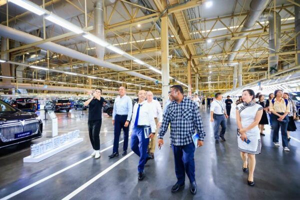 Misión Diplomática de Nicaragua, en evento promocional de Empresas Automotrices de China