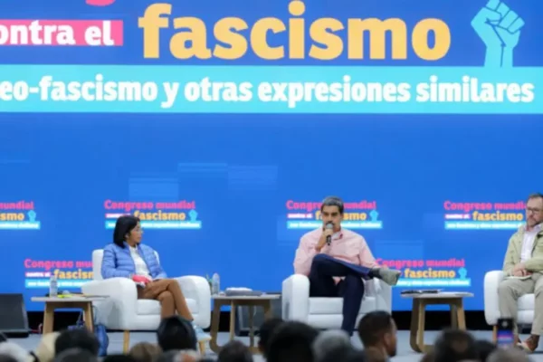 Presidente venezolano aprueba la creación de la Primera Internacional Antifascista
