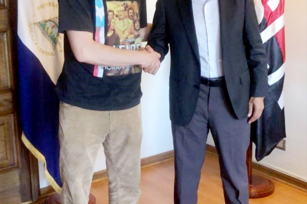 Pablo Sepúlveda Allende visita la Embajada de Nicaragua en Chile