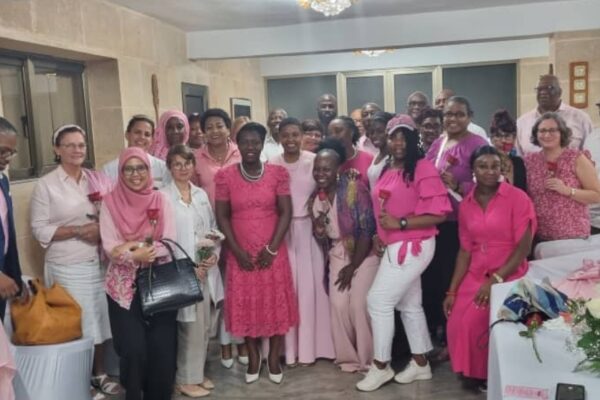 Lucha contra el cáncer de mama,  tarea de la Revolución