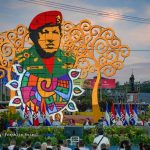 Instalación de nuevos Árboles de la Vida en la avenida de Bolívar a Chávez