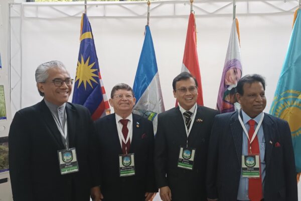 Compañero Ramón Moncada Colindres Participa en Conferencia sobre Medio Ambiente y Salud Urbana en Irán