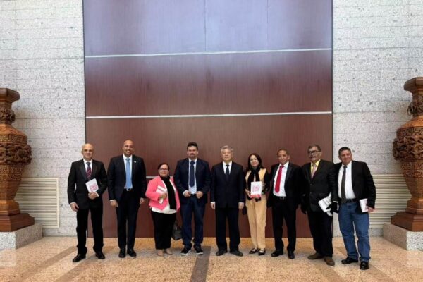 Delegación del FSLN refuerza lazos con el Partido Comunista de China