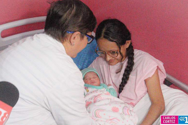 Sofía, la primera bebé nacida en 2025 en el Hospital Alemán Nicaragüense 