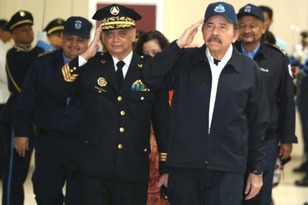 Cra. Rosario anuncia ascensos policiales en homenaje al Cmdte. Carlos Fonseca