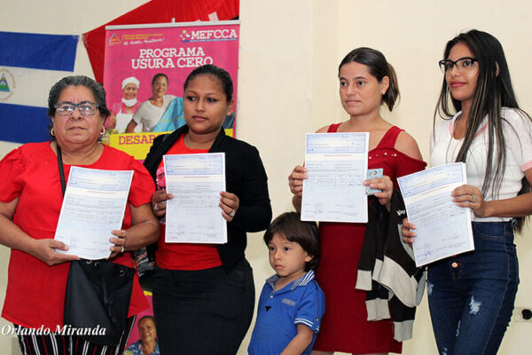 Mujeres emprendedoras reciben financiamiento y capacitación con Usura Cero