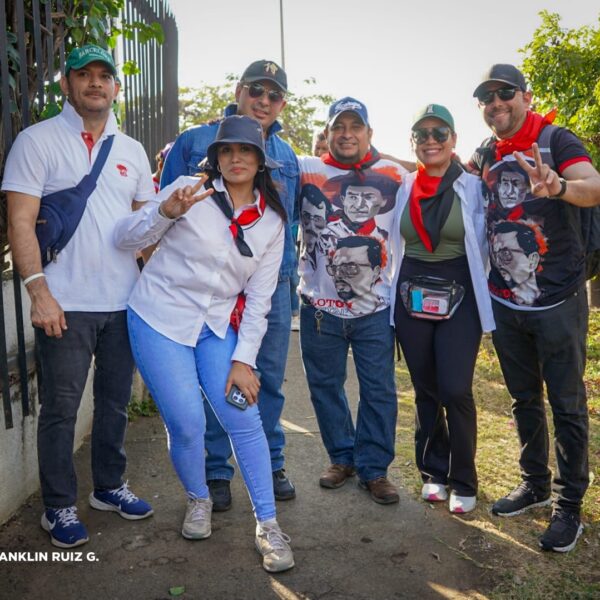 Foto de Caminata 45 aniversario de la Gran Cruzada Nacional de Alfabetización