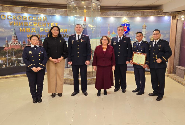 Embajada de Nicaragua acompaña a oficiales en acto académico en Moscú