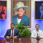 Canciller Valdrack Jaentschke recibe las Copias de Estilo del nuevo Embajador de Malasia