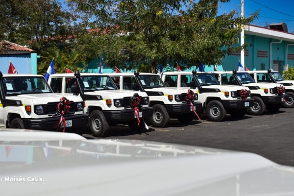 Entregan nuevos vehículos para mejorar la cobertura médica en Nicaragua