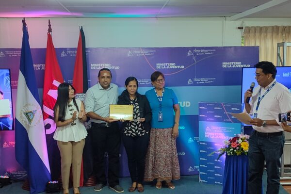 Premian a los mejores investigadores juveniles de Nicaragua