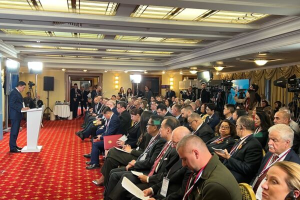 Nicaragua participa en simposio internacional del partido Rusia Unida