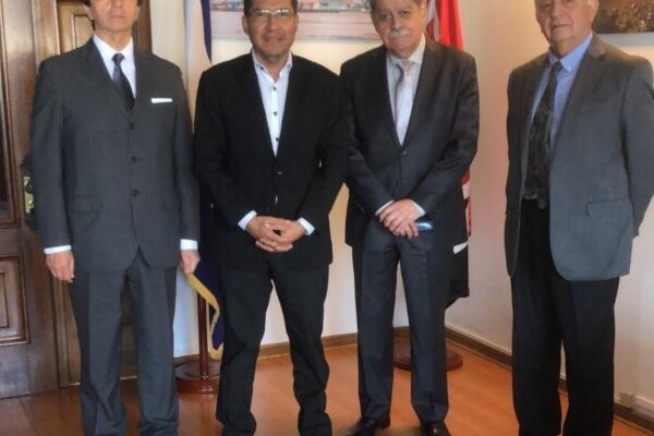 Embajada de Nicaragua en Chile Recibe Visita de Destacados Académicos y Analistas Chilenos