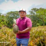 Hebert Moraga: Orgullo joven que cultiva futuro entre piñas y pitahayas