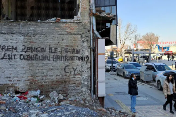 Sismo en Estambul, Türkiye, Deja 236 Heridos por Crisis de Pánico