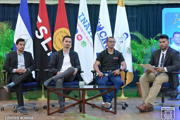 Universidad de Defensa de Nicaragua “4 de Mayo” participa en panel sobre IA y Educación