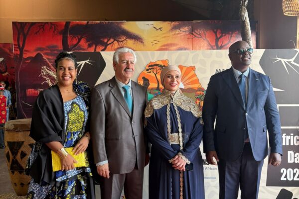 Nicaragua se une a la celebración del Día de África en Zimbabue