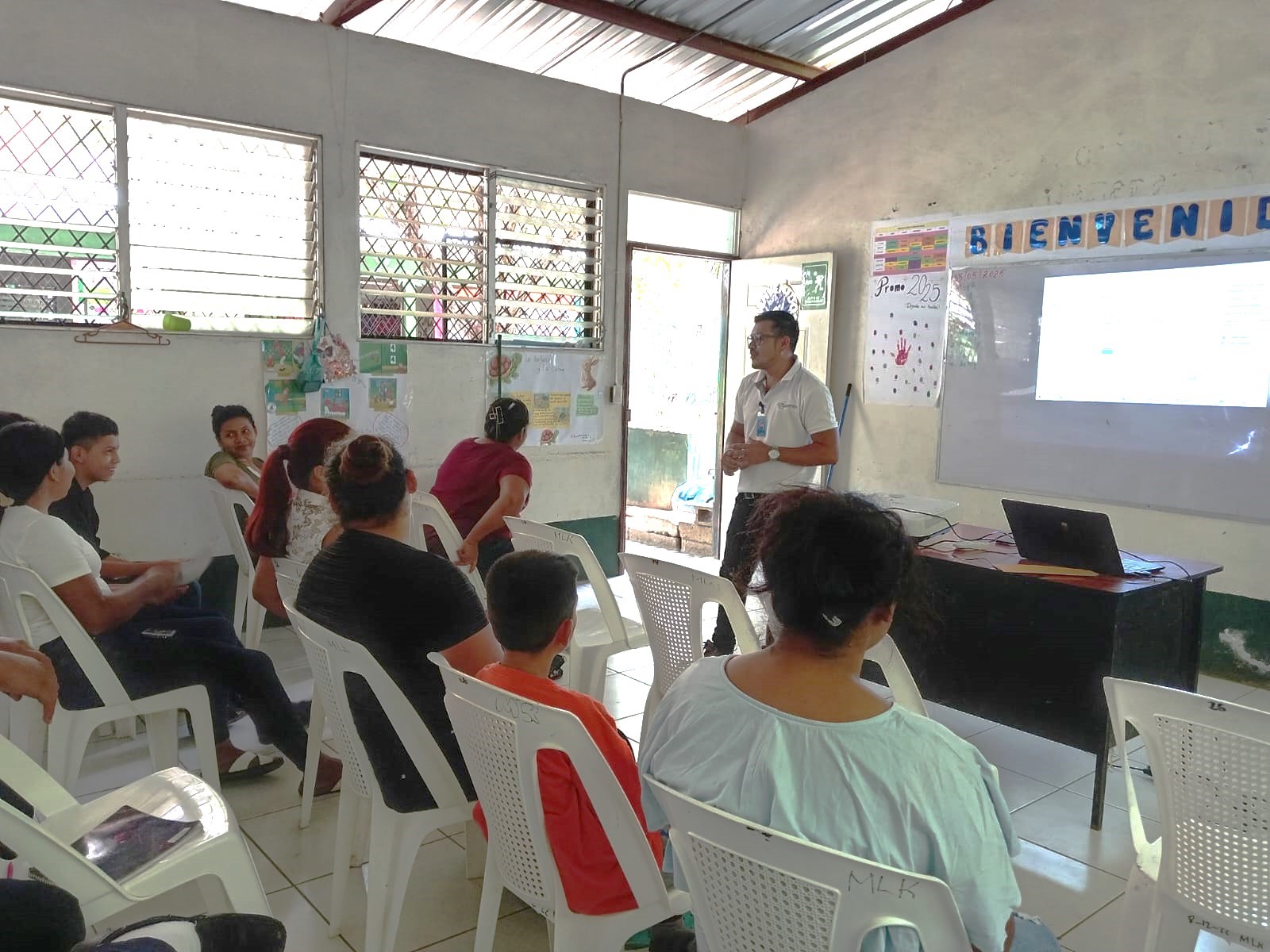 INPESCA fortalece capacidades con acuicultores
