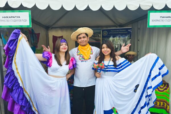 Cultura nicaragüense brilla en el Festival Universitario «Etnofest’ en Moscú»