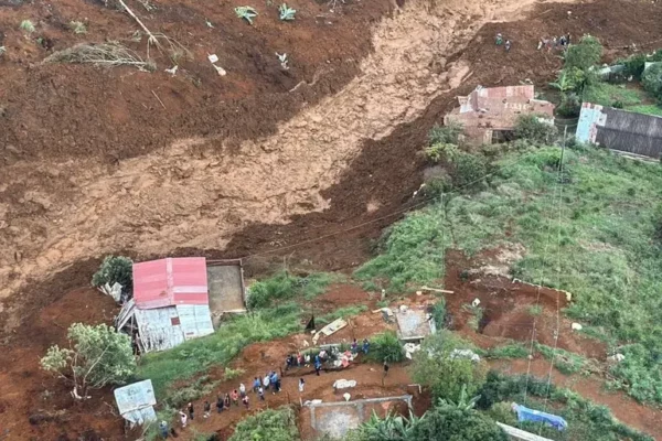 Deslizamiento de tierra en Bello, Colombia, deja 10 muertos
