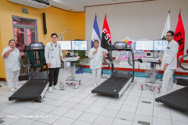 MINSA fortalece la red pública de salud con entrega de equipos médicos