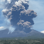 Italia en alerta: el volcán Etna entra en erupción en Sicilia