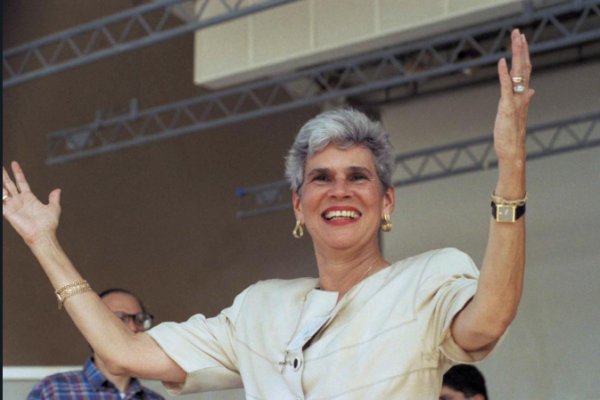 DESCANSE EN PAZ DOÑA VIOLETA