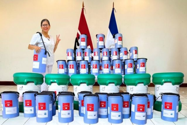 Fortaleciendo el almacenamiento y el traslado de vacunas